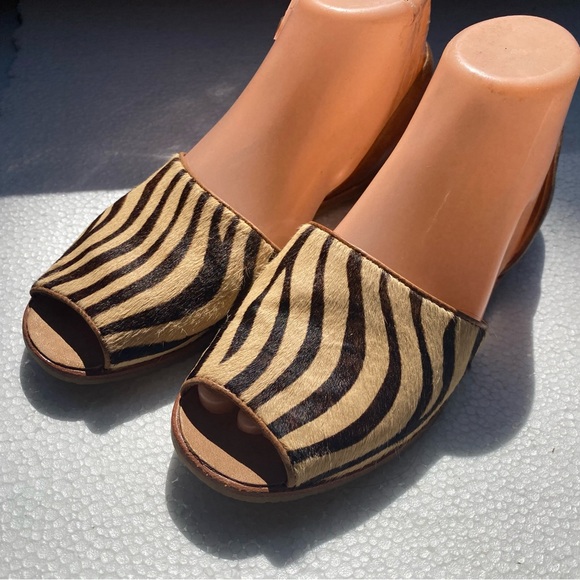 Franco Sarto Venezia Women’s Tan Brown Flat Leather Slip on Sandals Size 6.5M - Picture 5 of 14